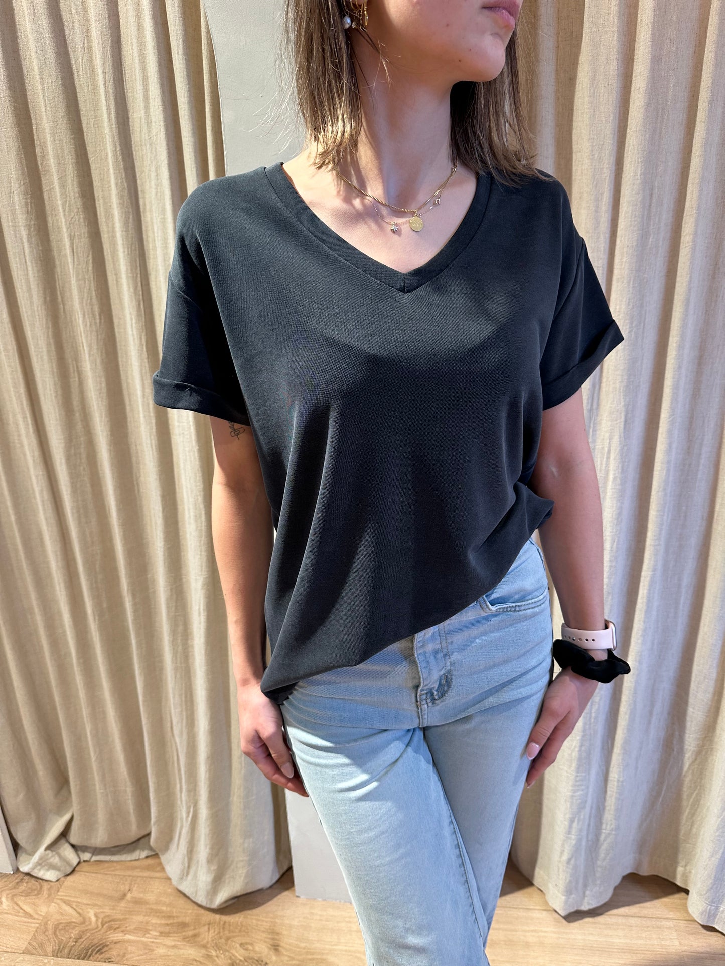 Amana V-M Bosko T-shirt - black