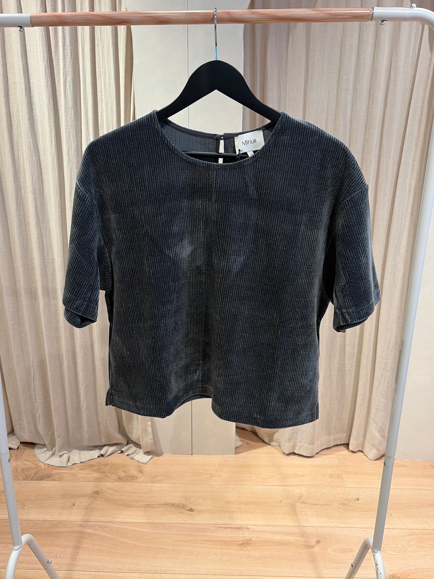 Top softly gris