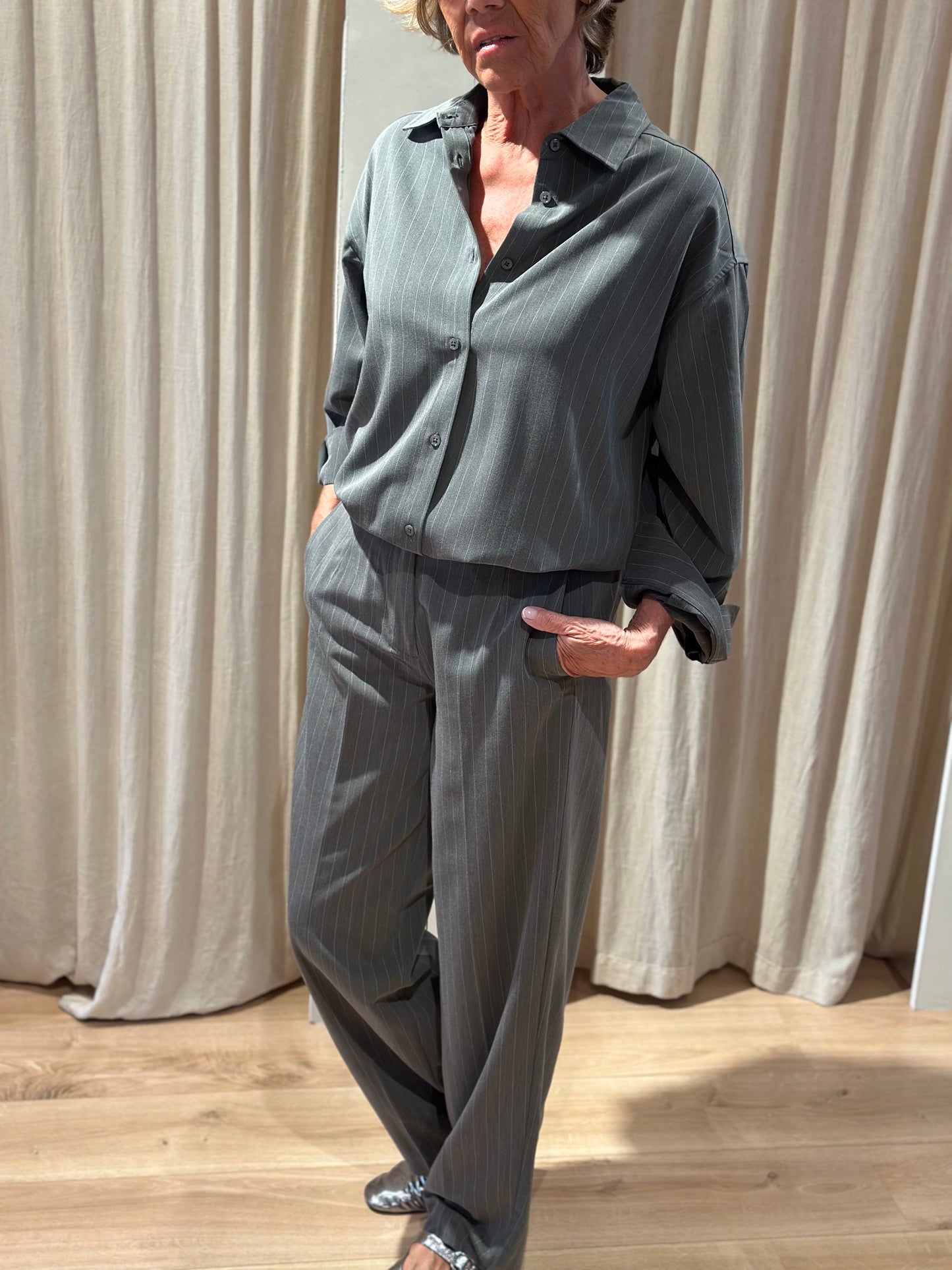 Tapered trousers pinstripe - dark grey