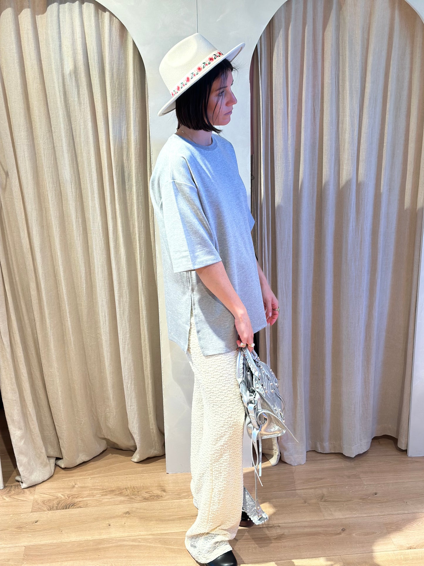 Betsy emrylis - t-shirt light grey