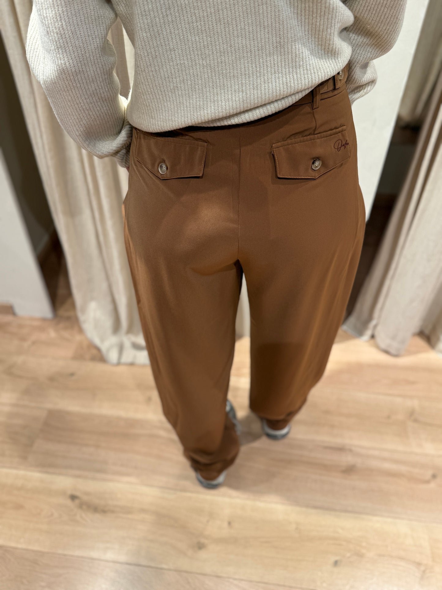 Pantalon SANDY.