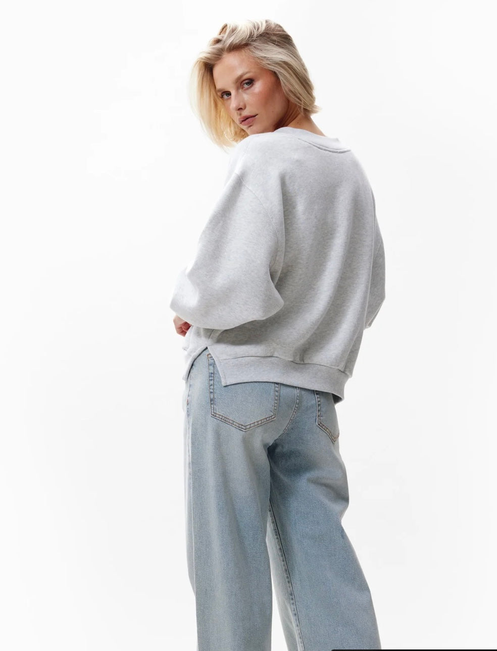 Sweater with vneck - grey