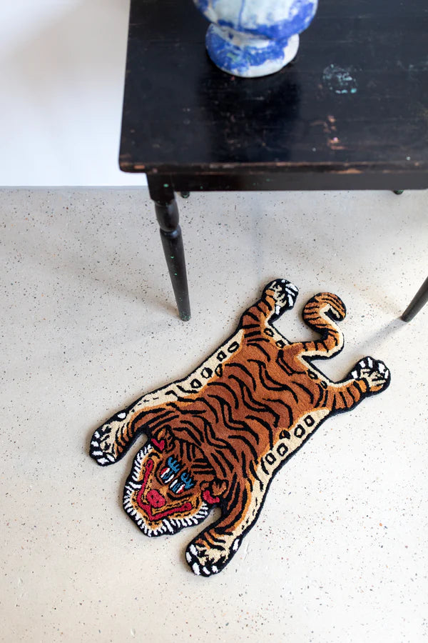 Tiger rug baby