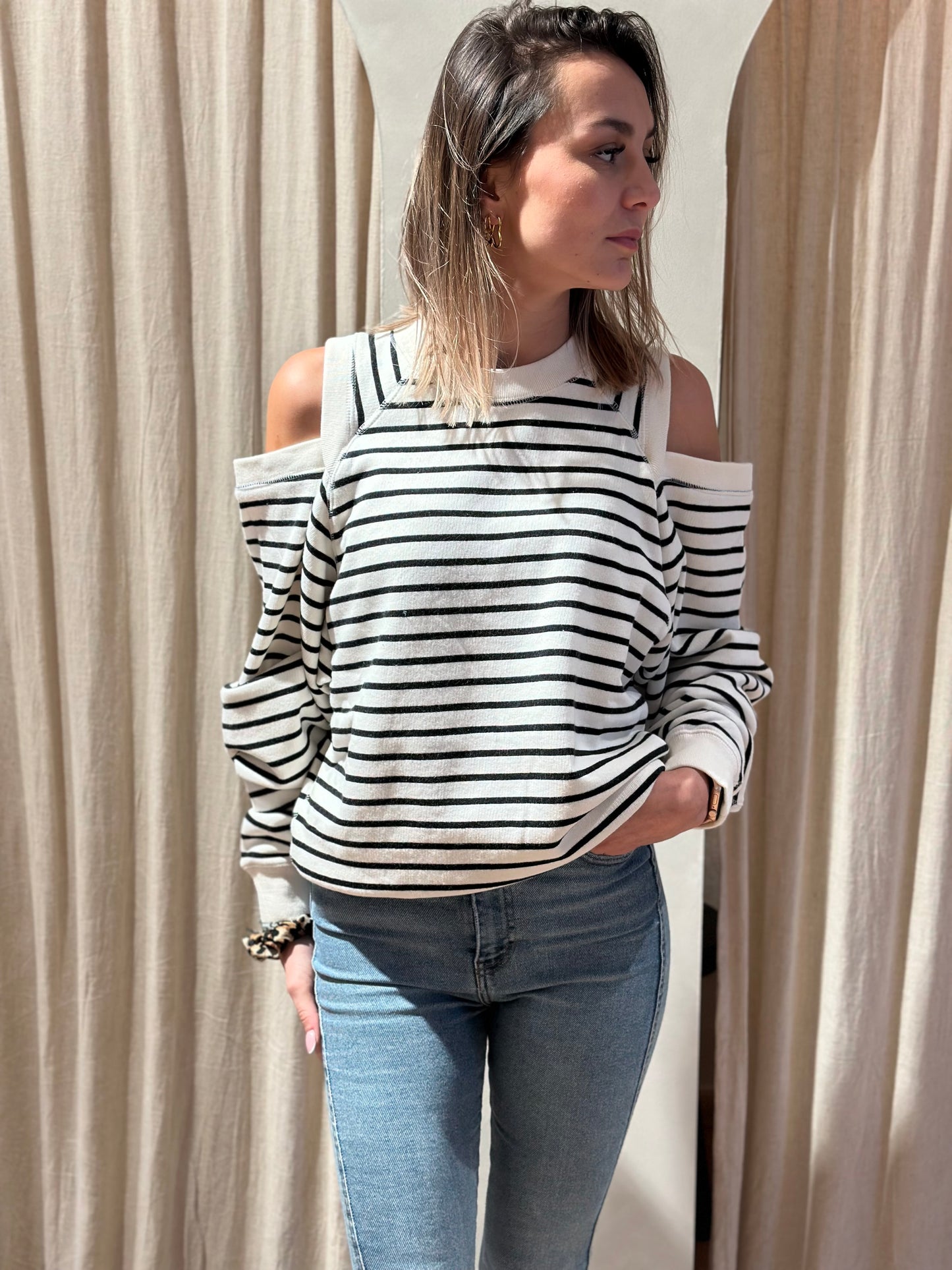 Striped sweater with cut - black