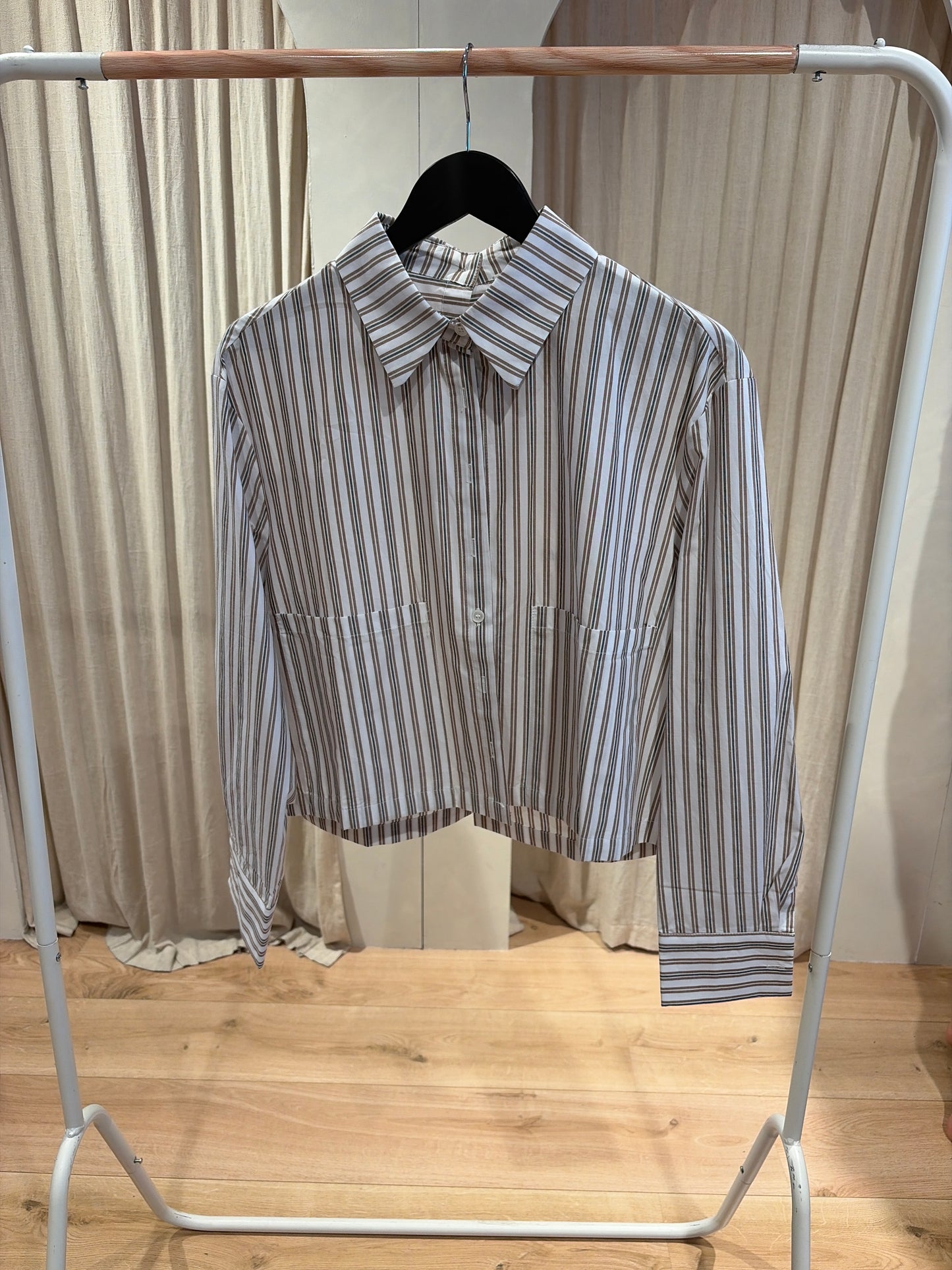Top iconic beige