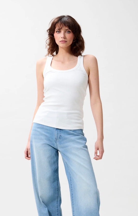 Scoop neck rib singlet