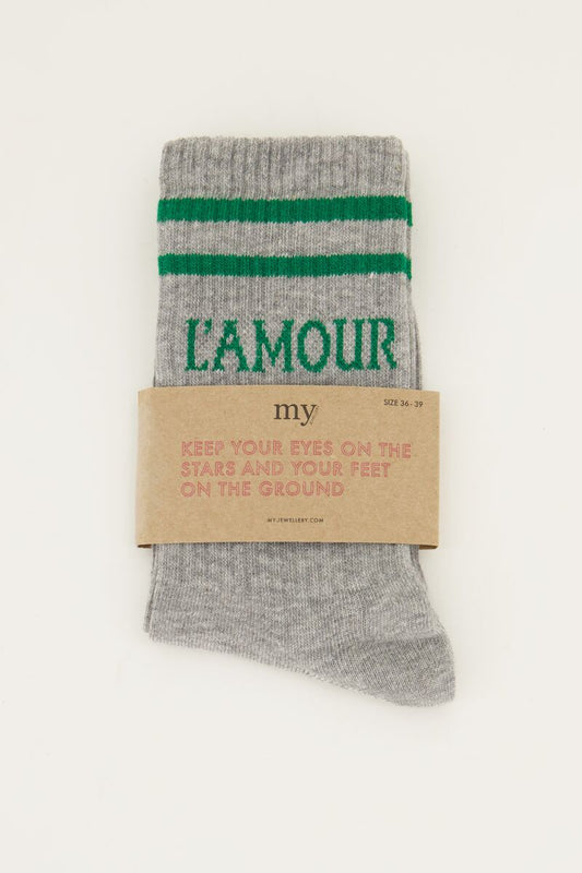 Chaussettes grises sport avec l'amour vert