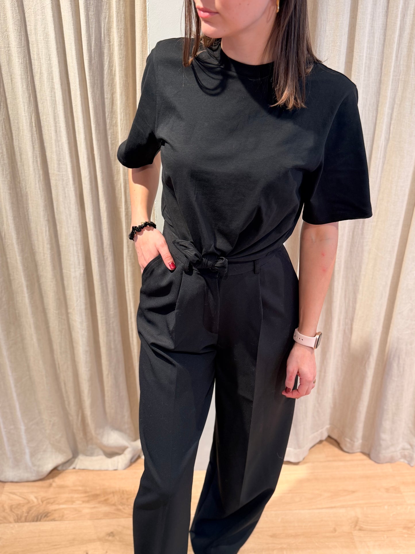 T-shirt Domenica black