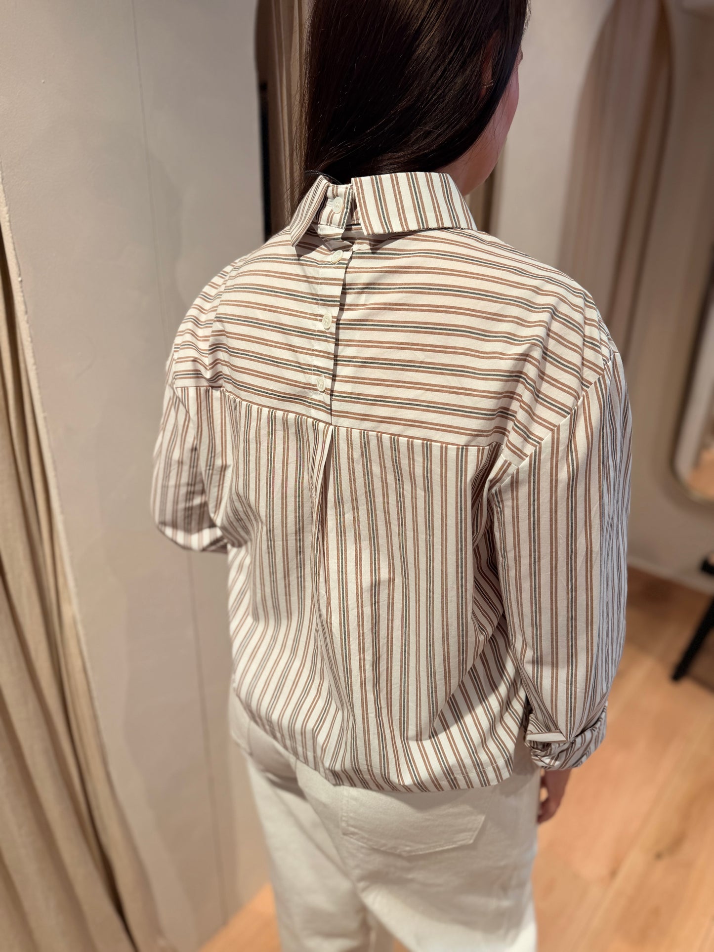 Top iconic beige