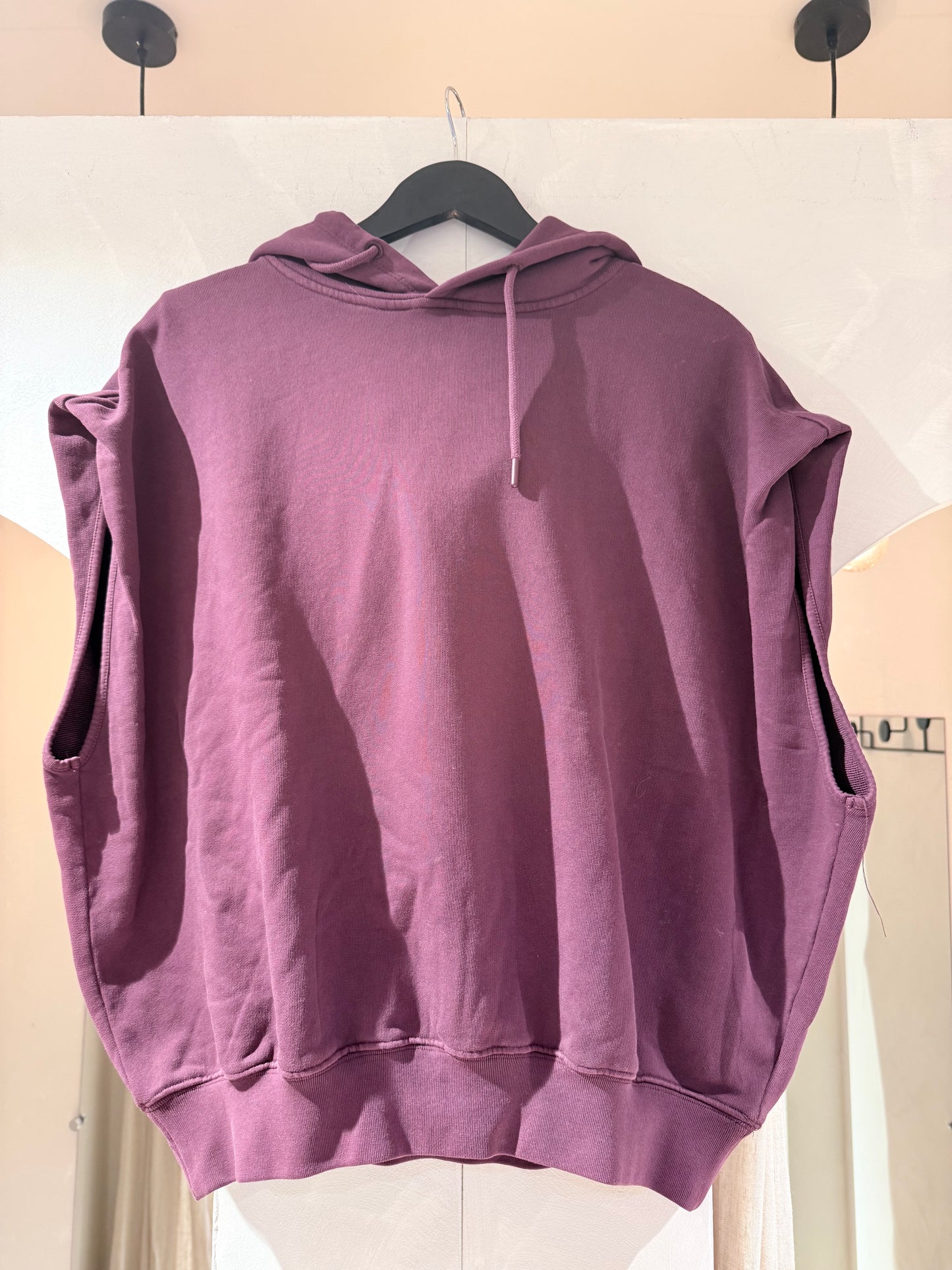 Sleeveless sweater - winestating