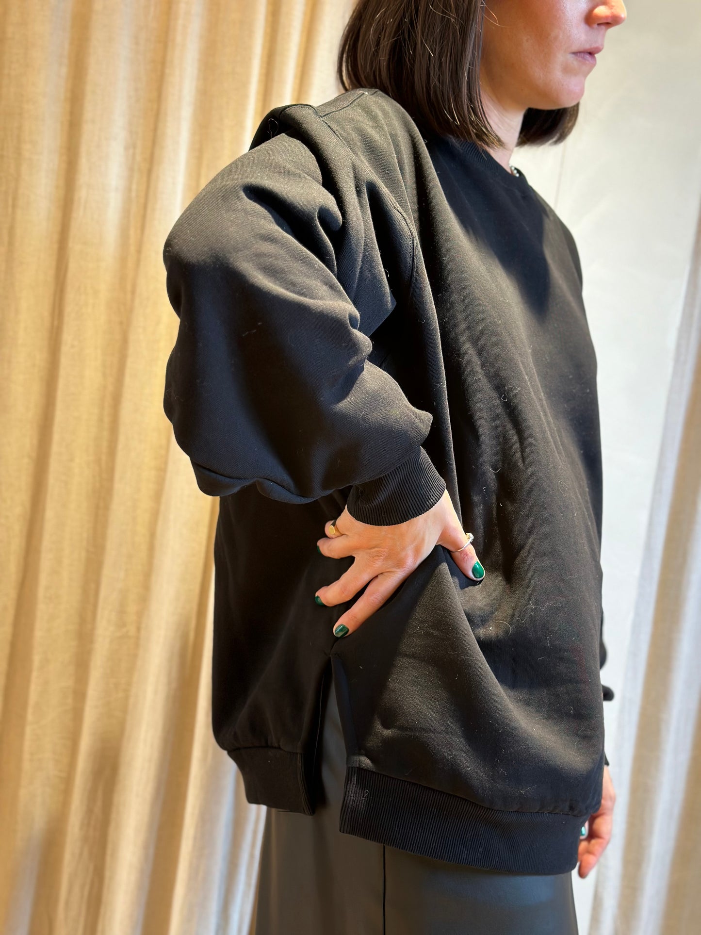 Relaxed sweater - black