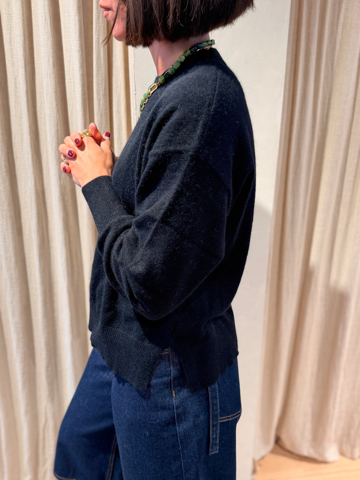 Pullover with slits Aurora - black