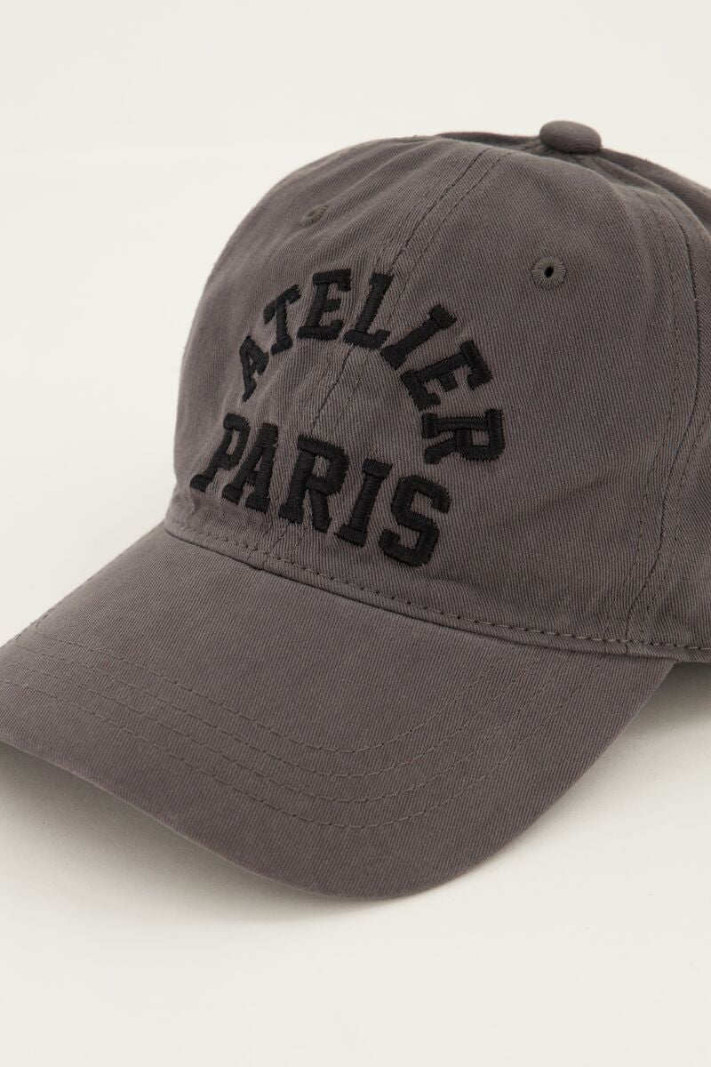 Casquette gris foncé "Atelier paris"