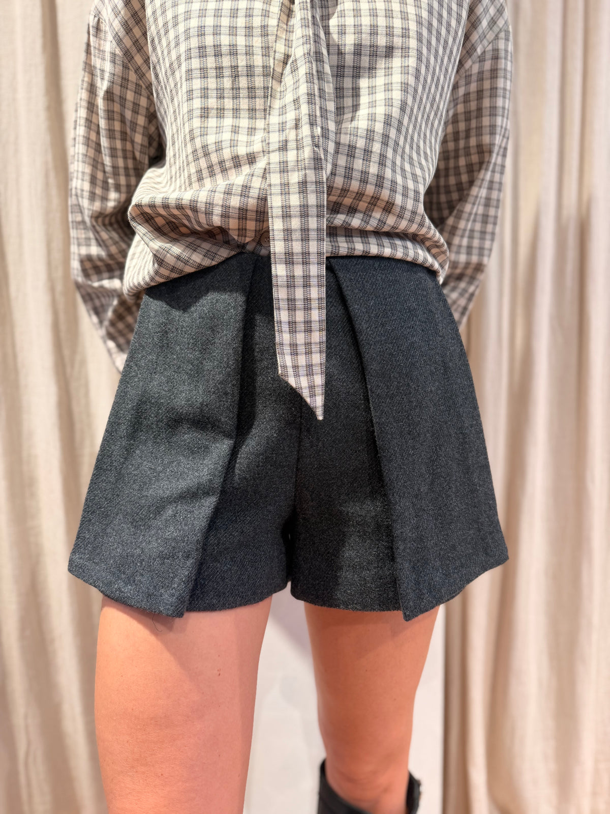 Carmi shorts dark grey