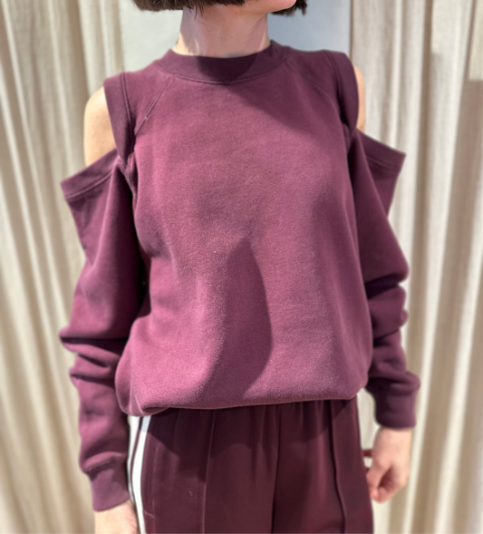 Sweater with cut out - winestatsing